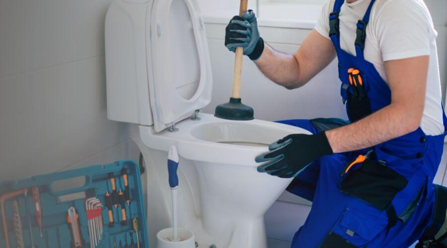 Expert burst pipe repair services in Carrollton, IL